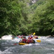 Faire du canoë-rafting dans les vallées du Mercantour pendant les vacances
