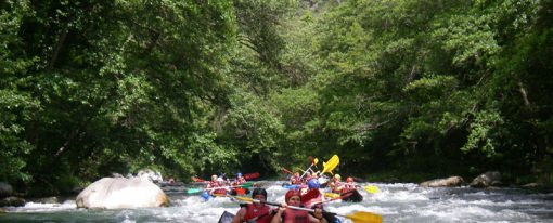 Faire du canoë-rafting dans les vallées du Mercantour pendant les vacances