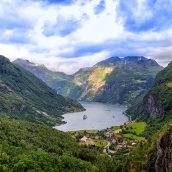 Quelles destinations visiter pour apprécier les plus beaux fjords au monde ?