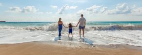 Voyage en famille : conseils pour faire des économies